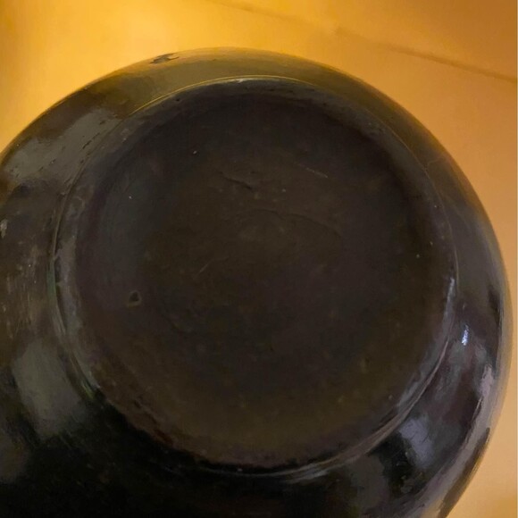 Round Tribal Black Vase [Item 077] - Picture 4 of 5